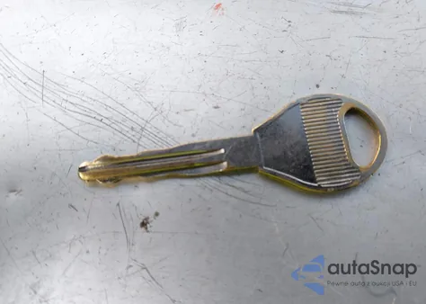 2016 Nissan Versa Note S Plus z USA, uszkodzony, nr VIN 3N1CE2CP6GL367407